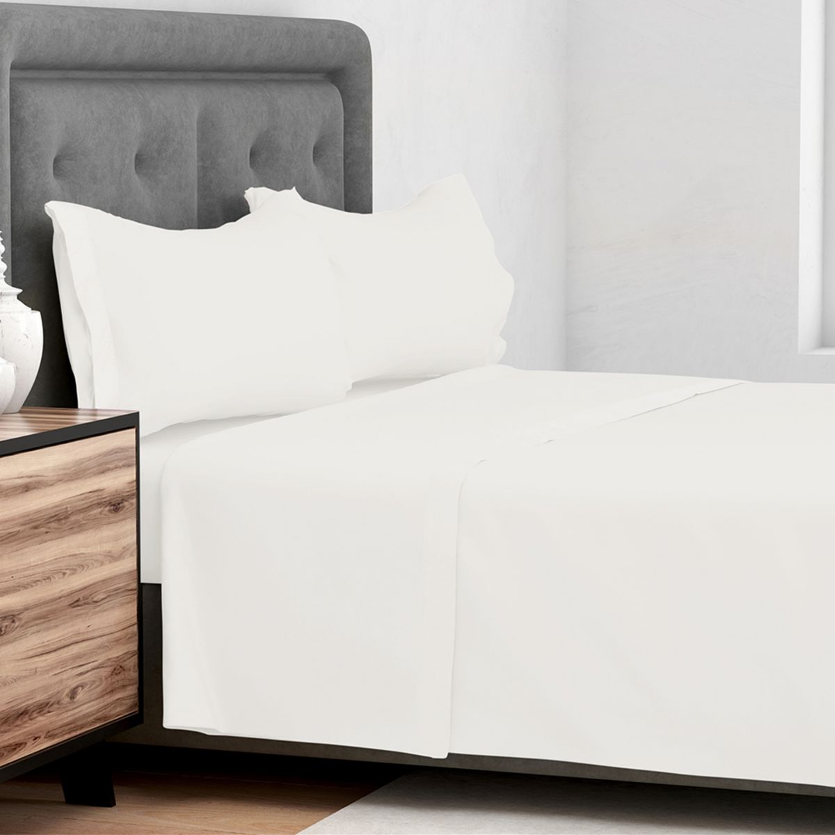 JUST HOME COLLECTION - Sábana Microfibra Lisa 1.5 plazas Hilos Blanco