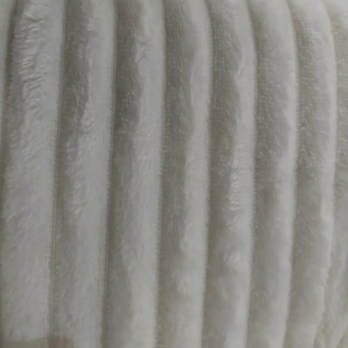 ILLUSIONS - Manta Flannel Especial Crema