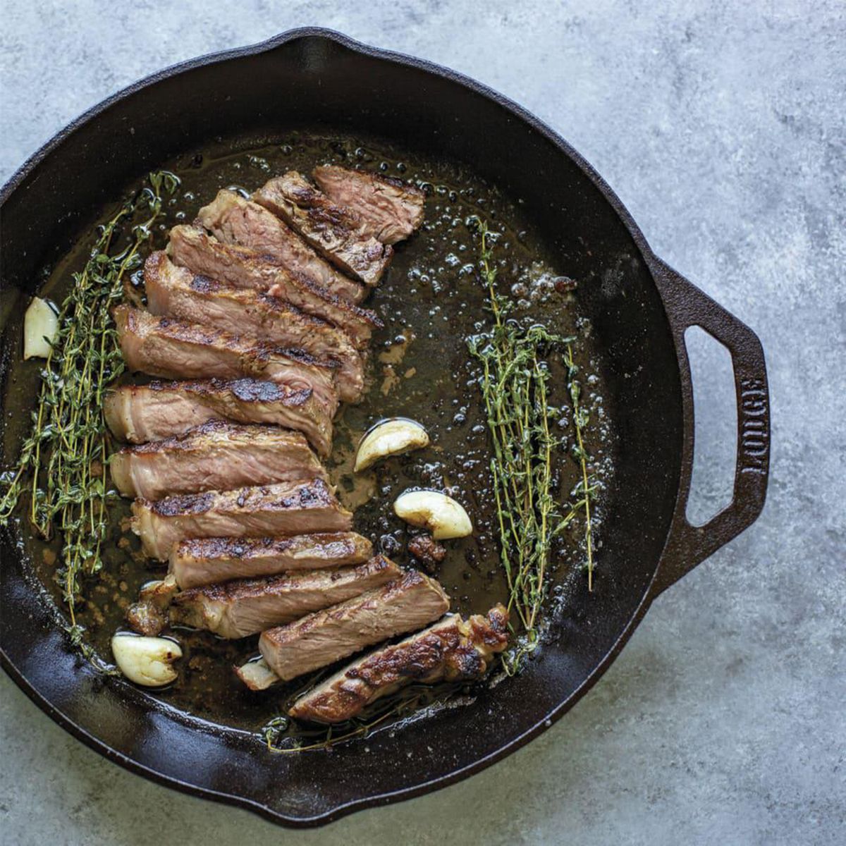 LODGE - Sartén Doble Asa 31 cm Fierro Fundido Negro