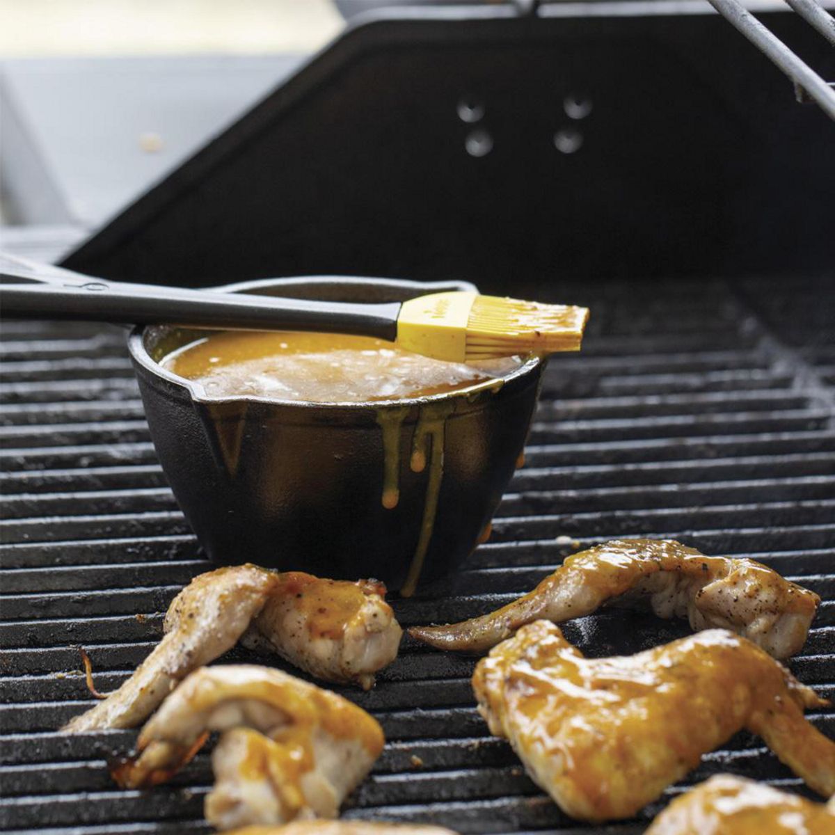 LODGE - Set Olla para Derretir y Pincel Silicona