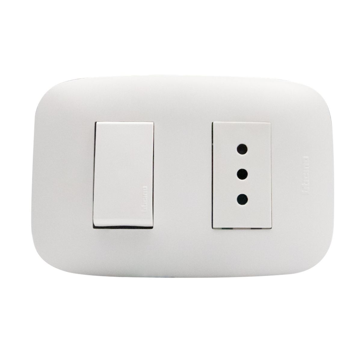 BTICINO - Interruptor Simple (9/12) + Tomacorriente 10A Blanco Domino Sencia