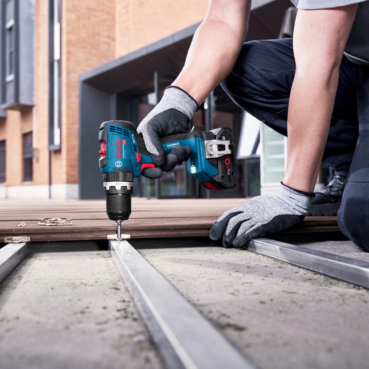 BOSCH - Taladro Percutor Bosch GSB 18V-65 + 2 Baterías 2Ah + Cargador