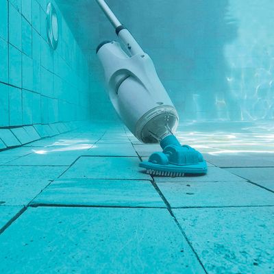 Imagen 2 del producto Aspiradora de Piscina Recargable Telsa 05 Ultra