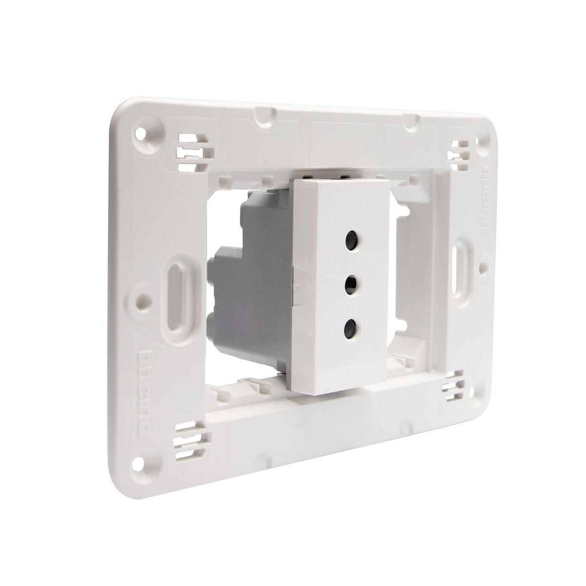 BTICINO - Tomacorriente Simple 10A Blanco Semi Armado Matixgo