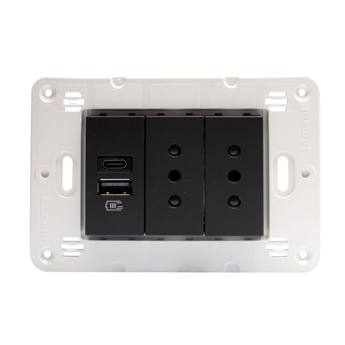 BTICINO - Toma Doble 10A + Usb A+C Black Semi Armado Matixgo