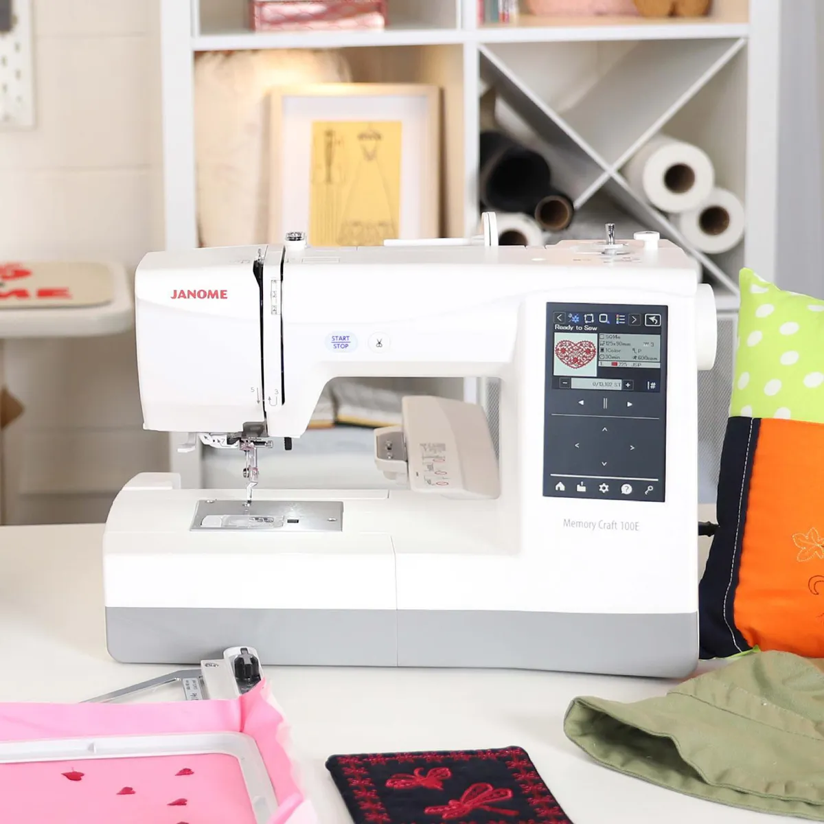 JANOME - Máquina Bordadora MC100E