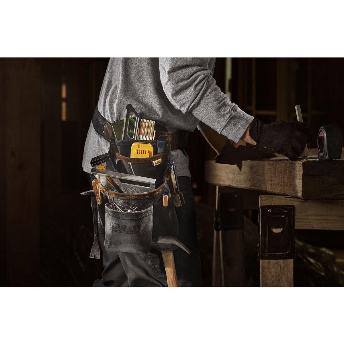 DEWALT - Bolso De Cuero Con Cinturón 12 Bolsillos Dwst550115