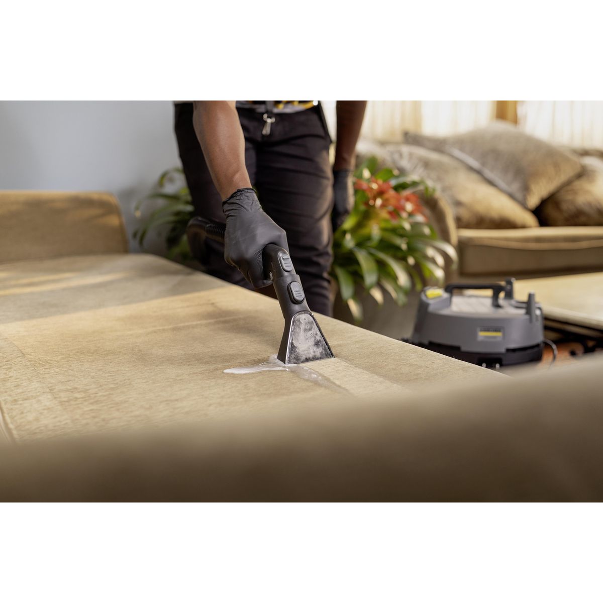 KARCHER - Aspiradora lava alfombras y tapices profesional de 15l con soplador