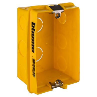 Caja de distribucin embutida 106x71 mm PVC