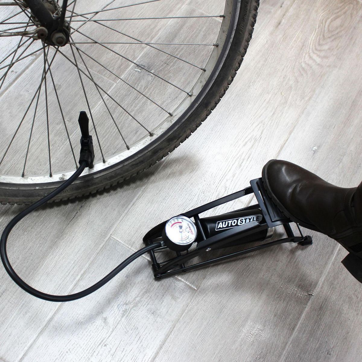 AUTOSTYLE - Bomba de pie de tubo simple