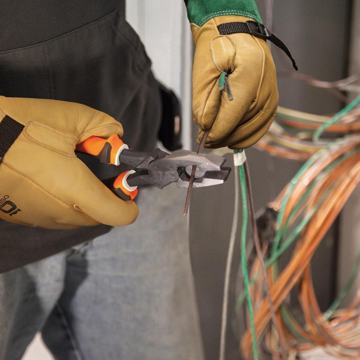 KLEIN TOOLS - Alicate corte lateral alta palanca 9"