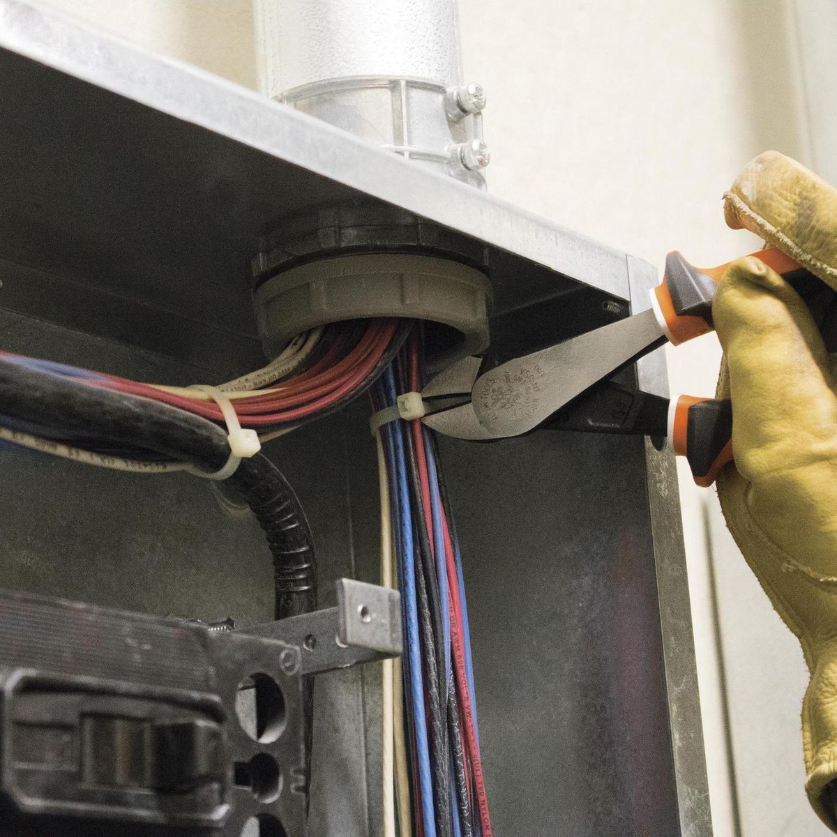 KLEIN TOOLS - Cortafrios aislado corte diagonal