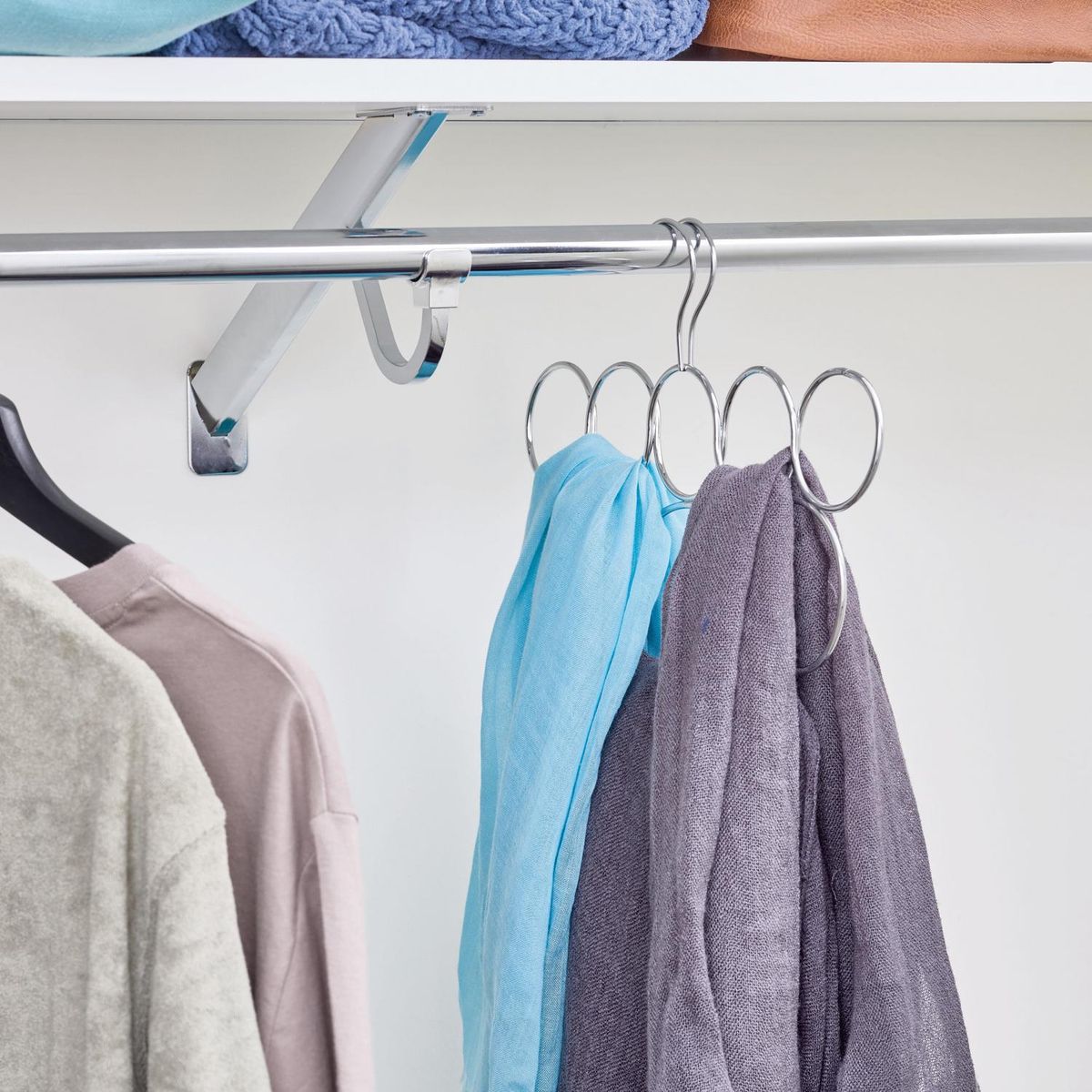 IDESIGN - Porta Bufanda 8 Bucles Metal Plateado