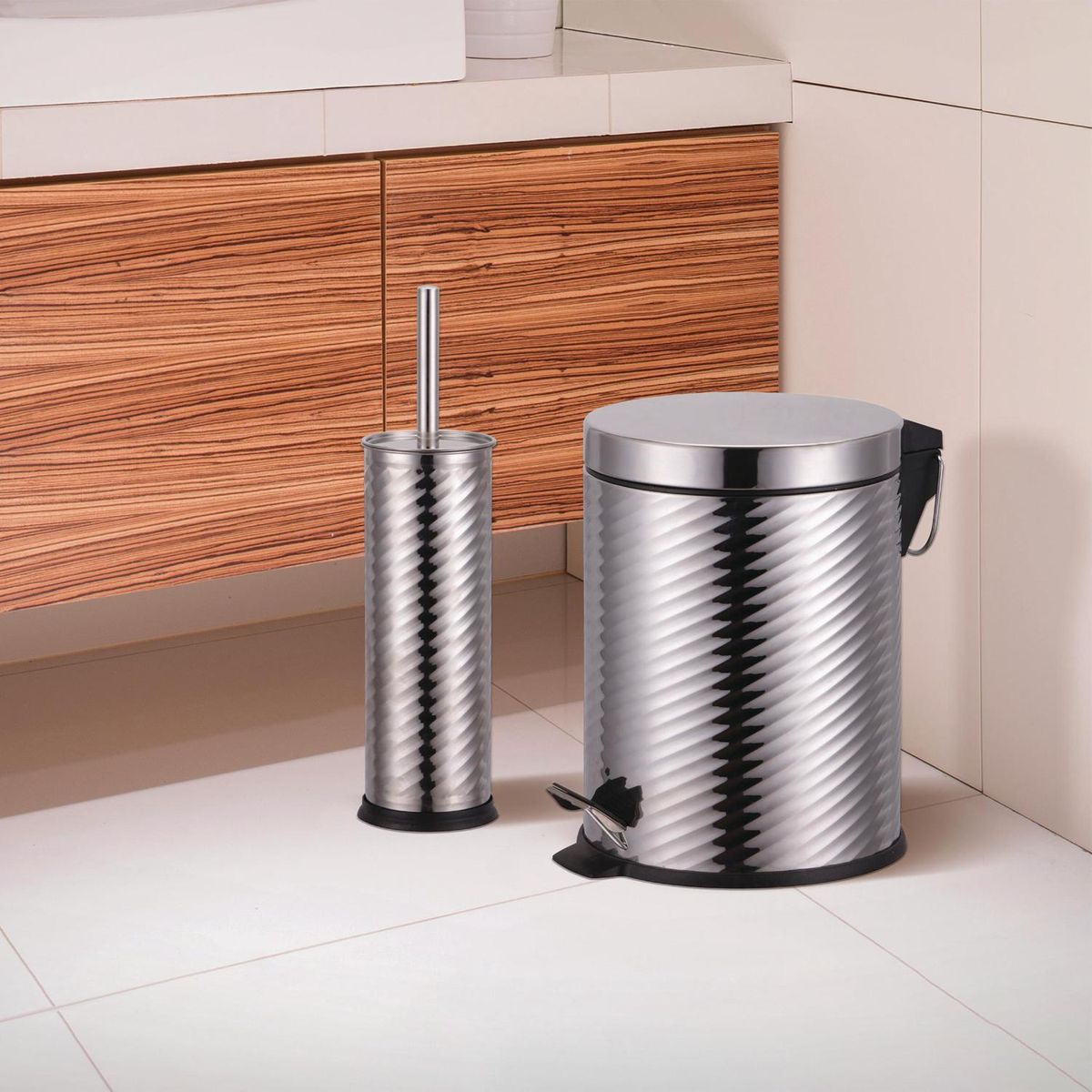 JUST HOME COLLECTION - Set Papelera 5 Litros/Cepillo Plata