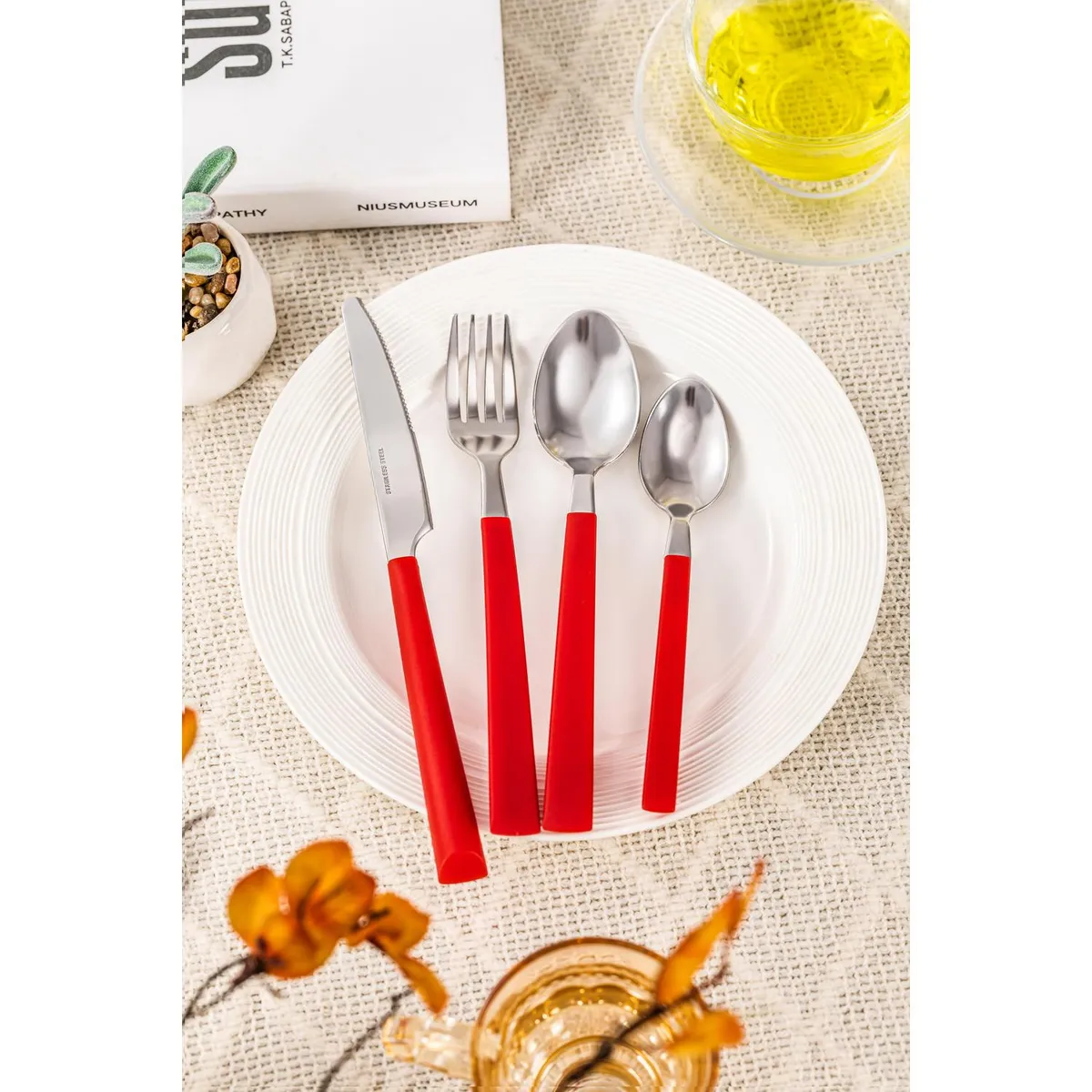 CASA BONITA - Set de Cubiertos 24 Piezas Rojo