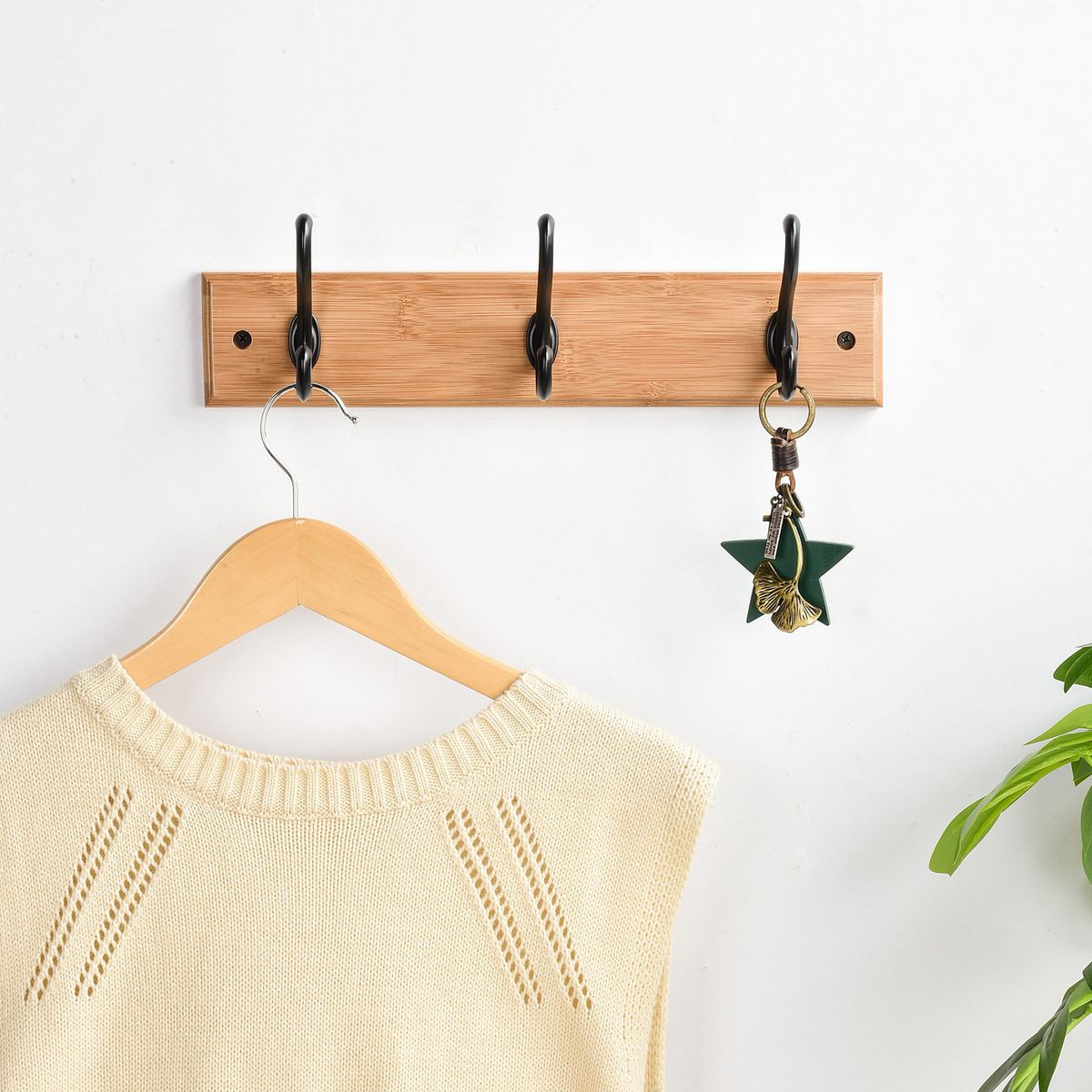 JUST HOME COLLECTION - Perchero 3 Perchas Bambú Negro/café