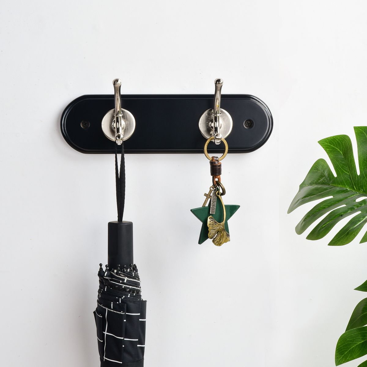 JUST HOME COLLECTION - Percha 2 Ganchos Zinc Negro/café