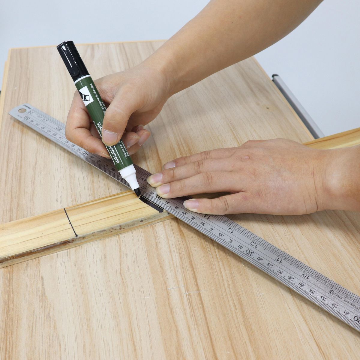 BAUKER - Regla 60 cm acero inoxidable