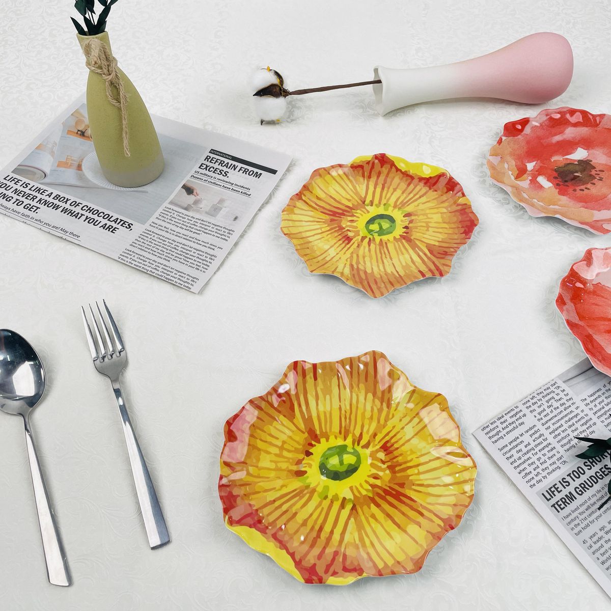 JUST HOME COLLECTION - Plato melamina flor 19x17,6 cm