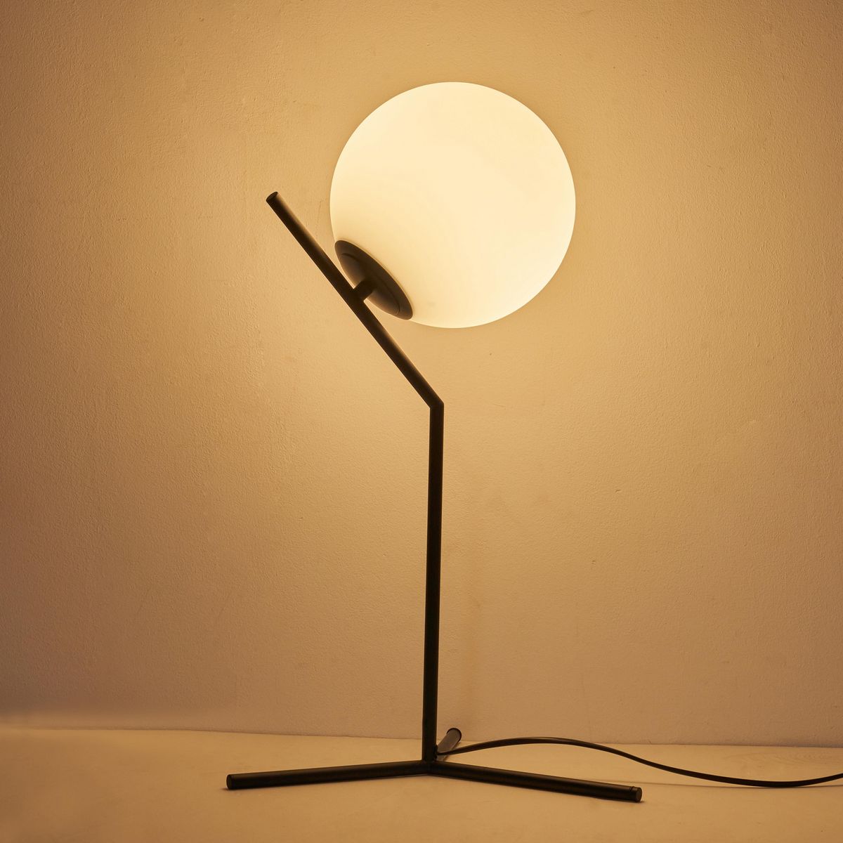 JUST HOME COLLECTION - Lámpara Mesa Bellevie Negro 37x56 cm