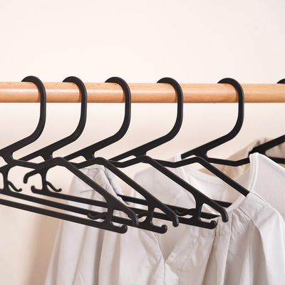 Imagen 2 del producto Set 10 colgadores de ropa negro