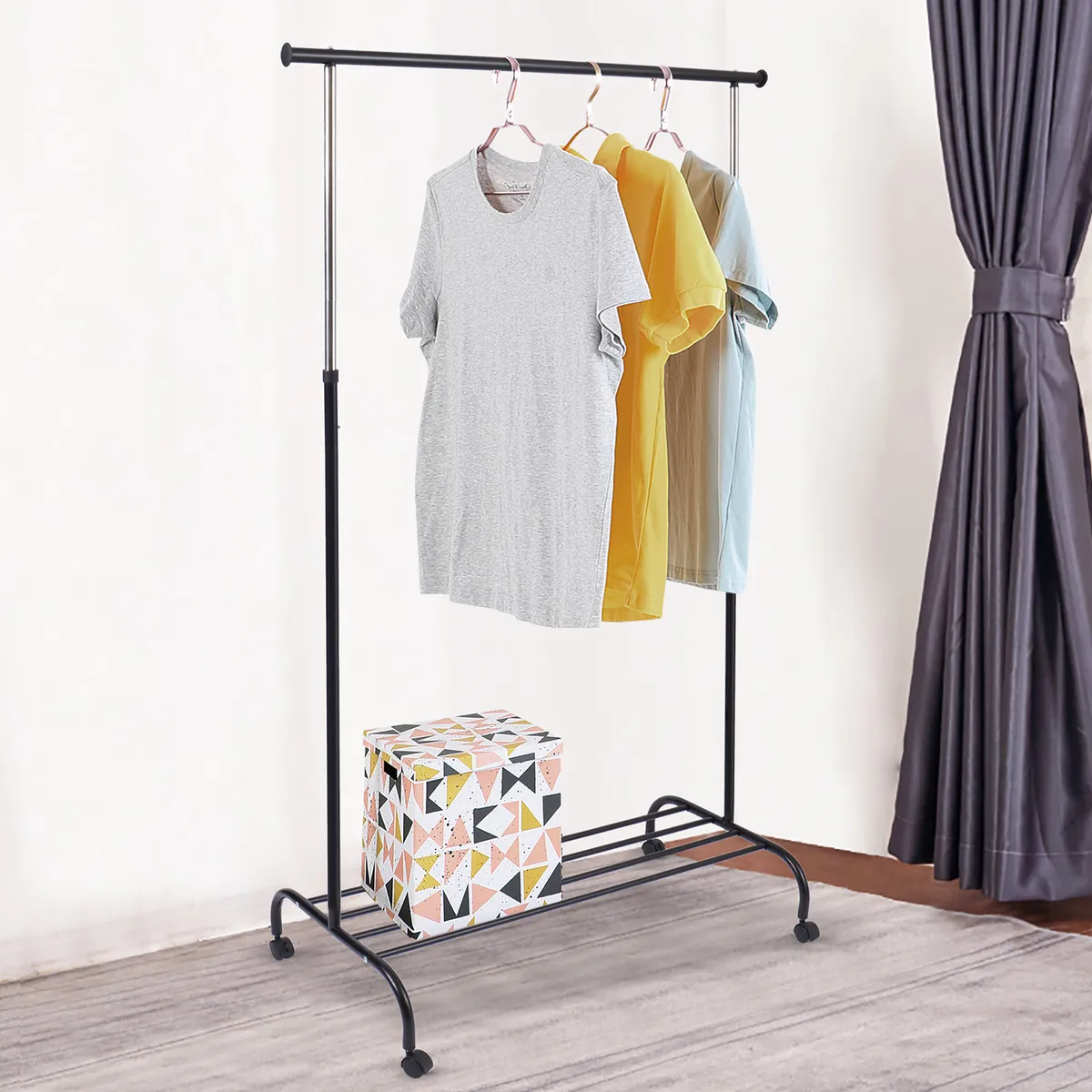 JUST HOME COLLECTION - Perchero Extendible con Ruedas Metal Negro