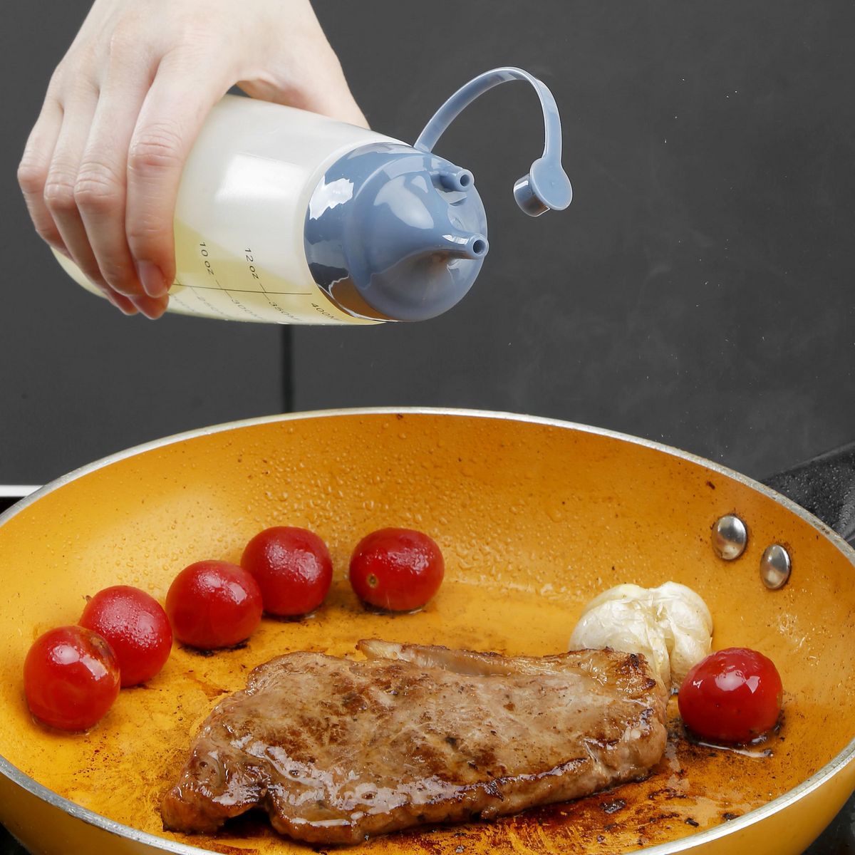 JUST HOME COLLECTION - Botella para Salsa 473 ml Plástico