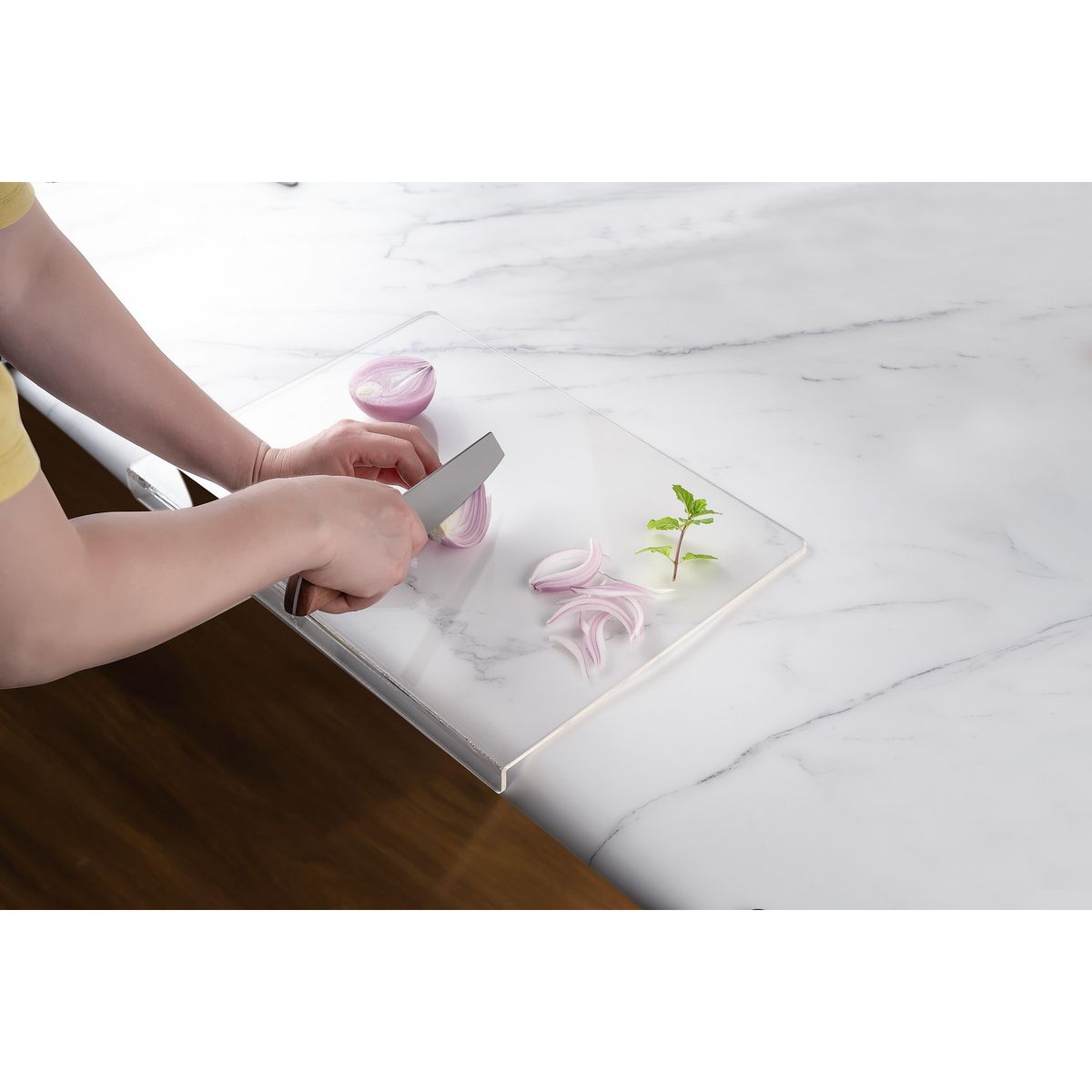JUST HOME COLLECTION - Tabla para Cortar de Acrílico 30.5x40.6 cm Transparente