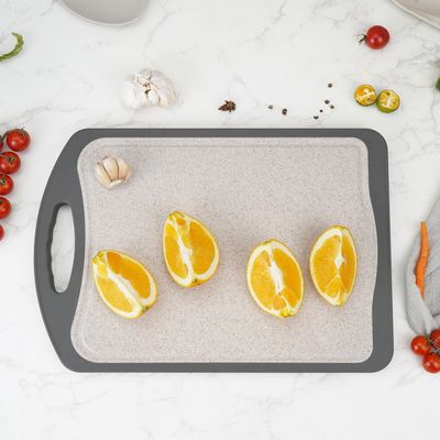 Imagen 2 del producto Tabla de Cortar 2 Caras de Bambú 27x39 cm Gris