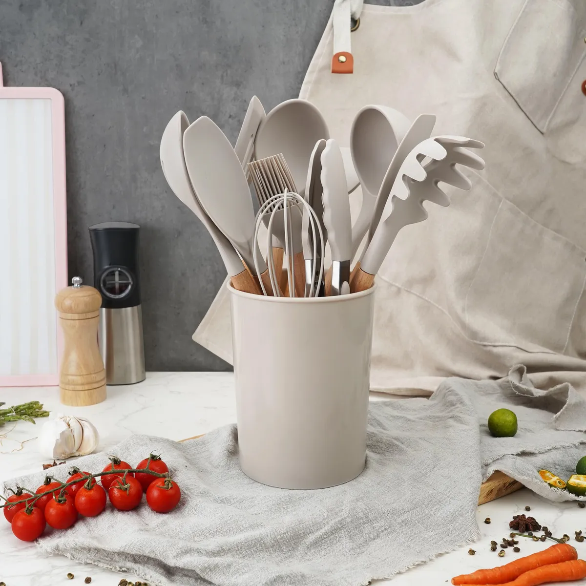 JUST HOME COLLECTION - Juego Utensilios 12 Piezas Taupe