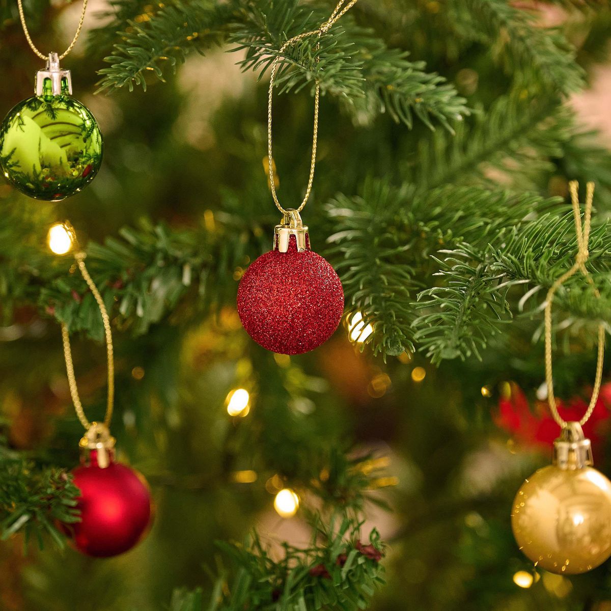 DEAR SANTA - Set 25 esferas 3 cm rojo/verde/dorado