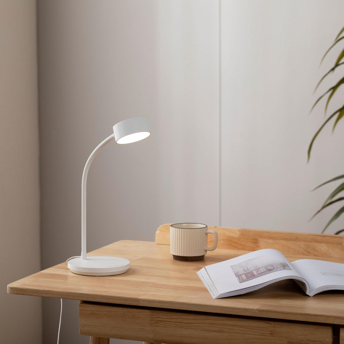 JUST HOME COLLECTION - Lampara escritorio Baras Blanco 13x13 cm