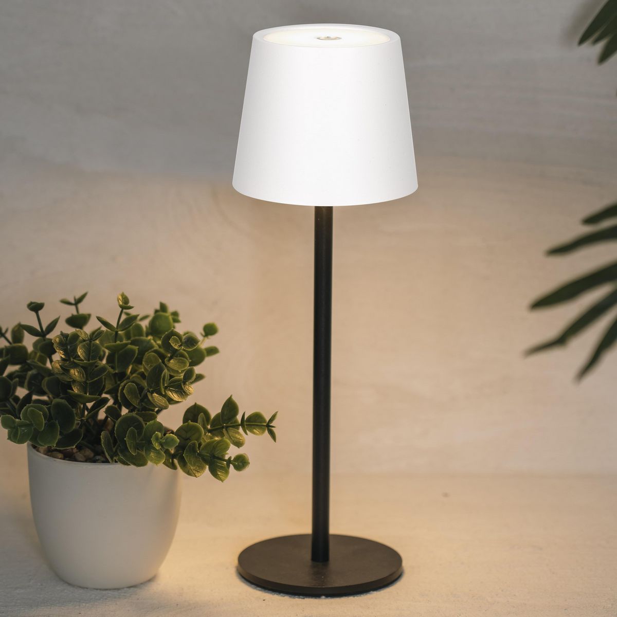 JUST HOME COLLECTION - Lampara de mesa Tina Negro 9x27.5 cm