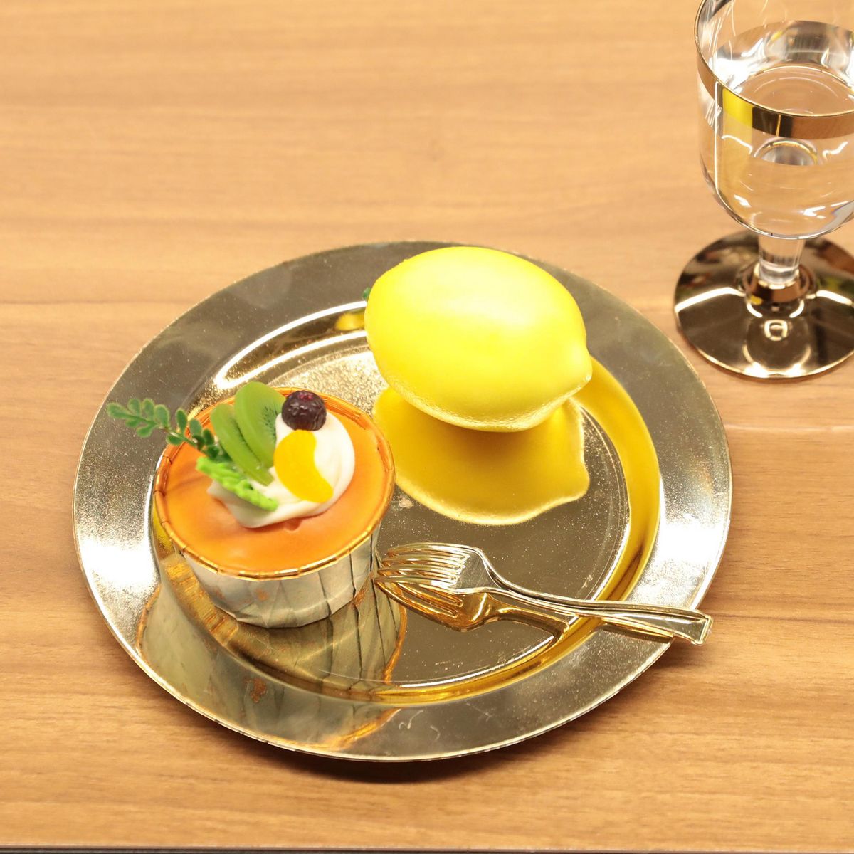 JUST HOME COLLECTION - Set 12 Platos 19 cm Plástico Dorado