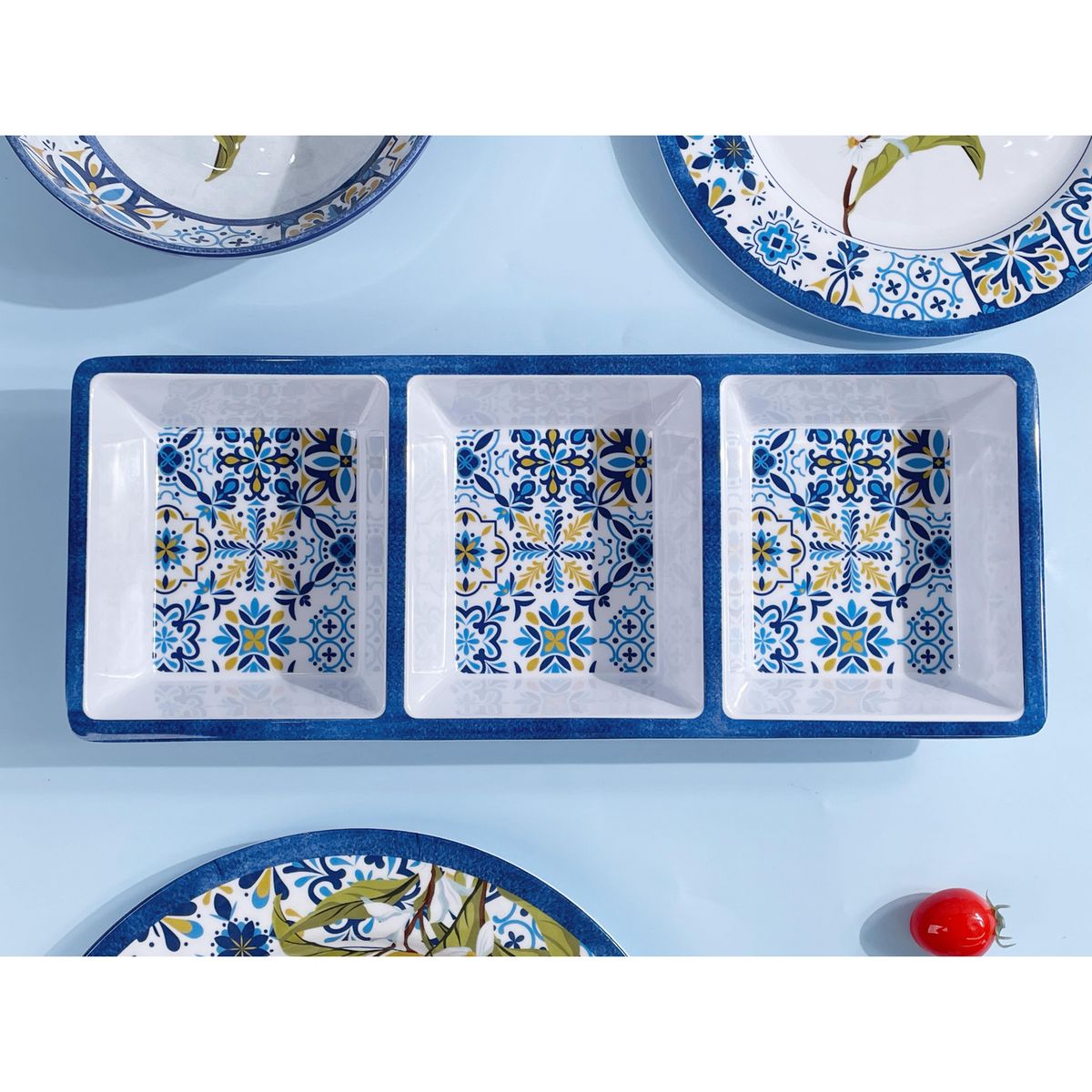 JUST HOME COLLECTION - Bandeja Melamina Rectangular 37.7x15.2 cm Azul/Blanco/Amarillo