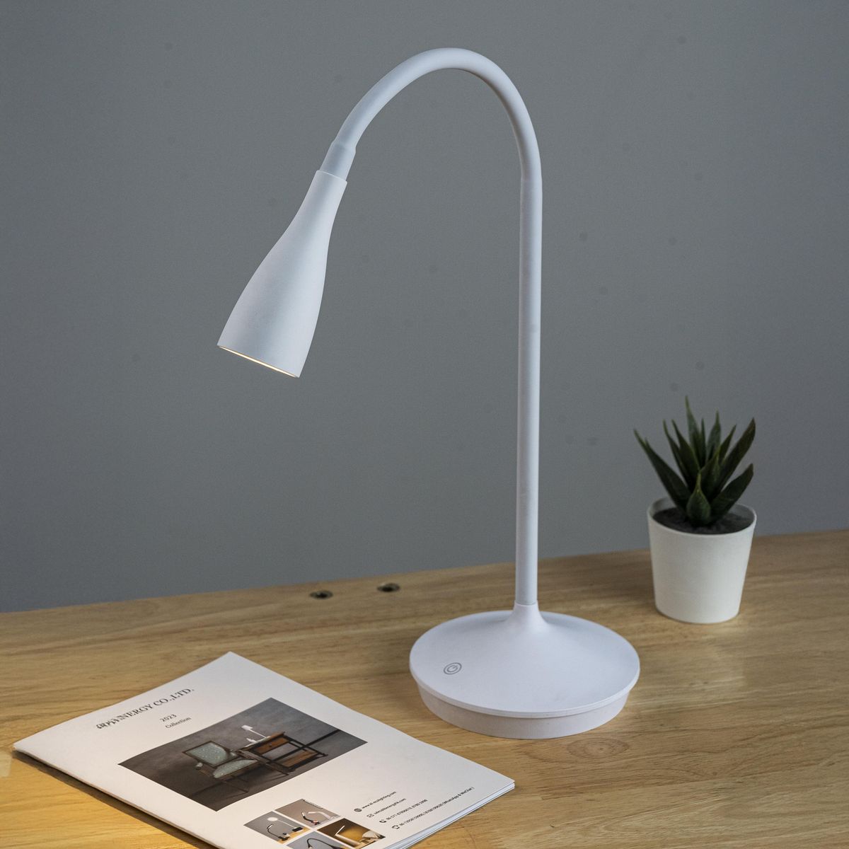 JUST HOME COLLECTION - Lampara de Escritorio Led Recargable Balta Negro