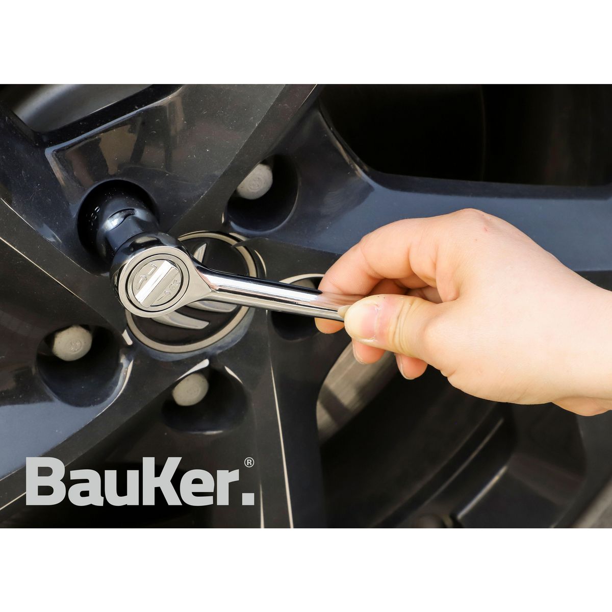 BAUKER - Set de 50 piezas herramientas manuales