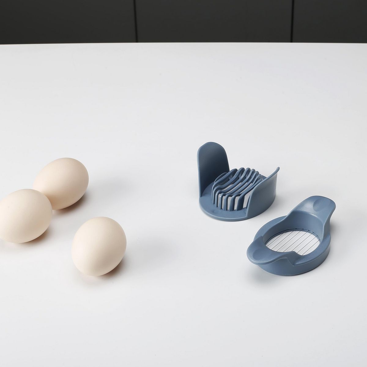 JUST HOME COLLECTION - Cortador de Huevos azul