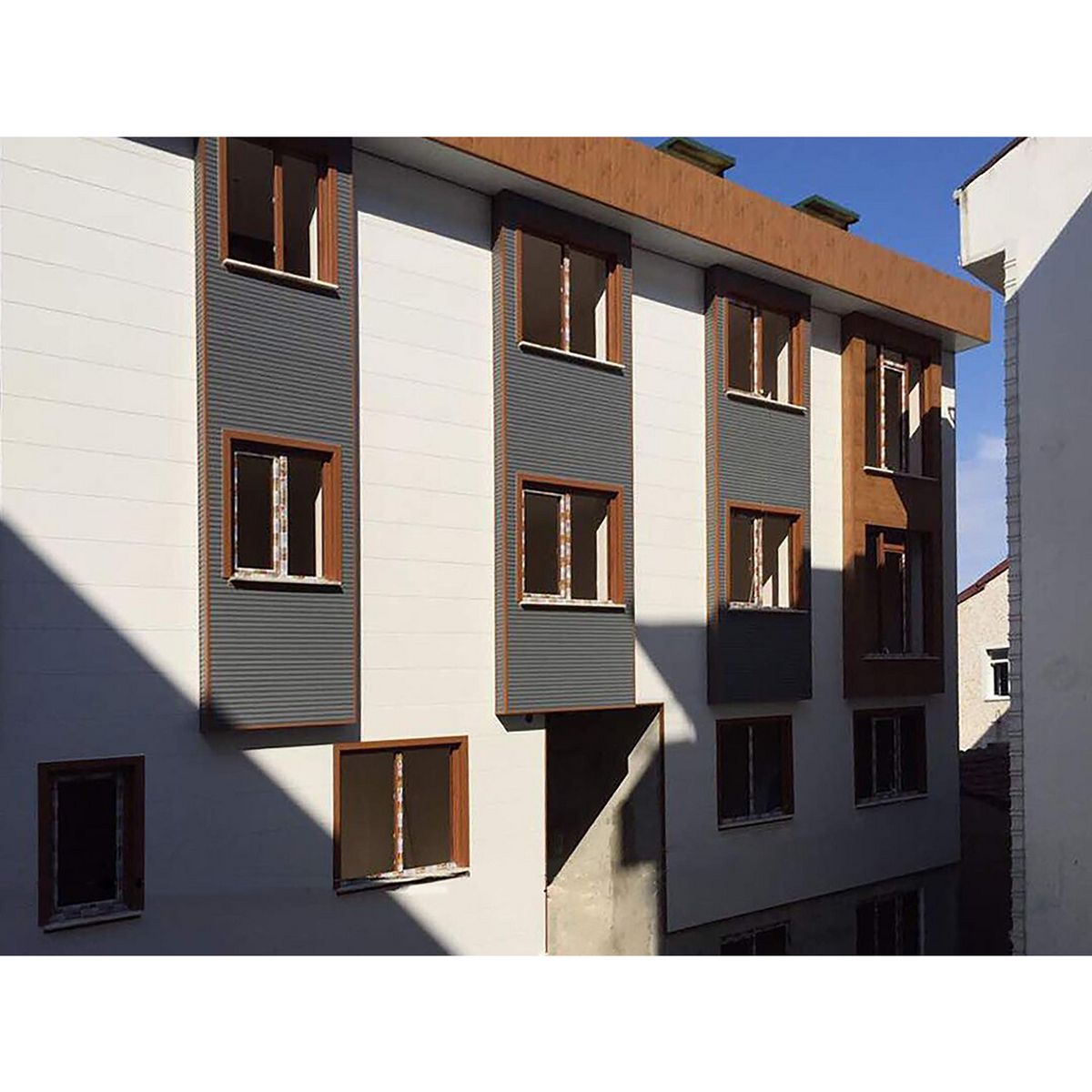 HOLZTEK - Siding Metalico 16 mm 0,35X3,8 Metros Gris Grafito Ranurado