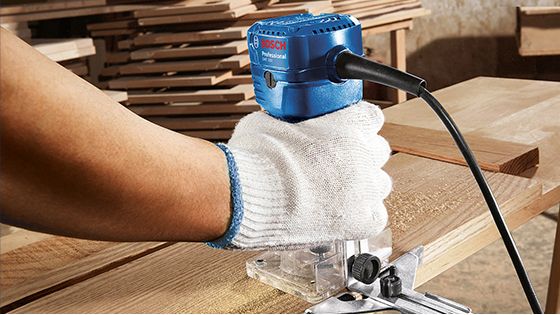 Fresadora Bosch GKF 550 550W
