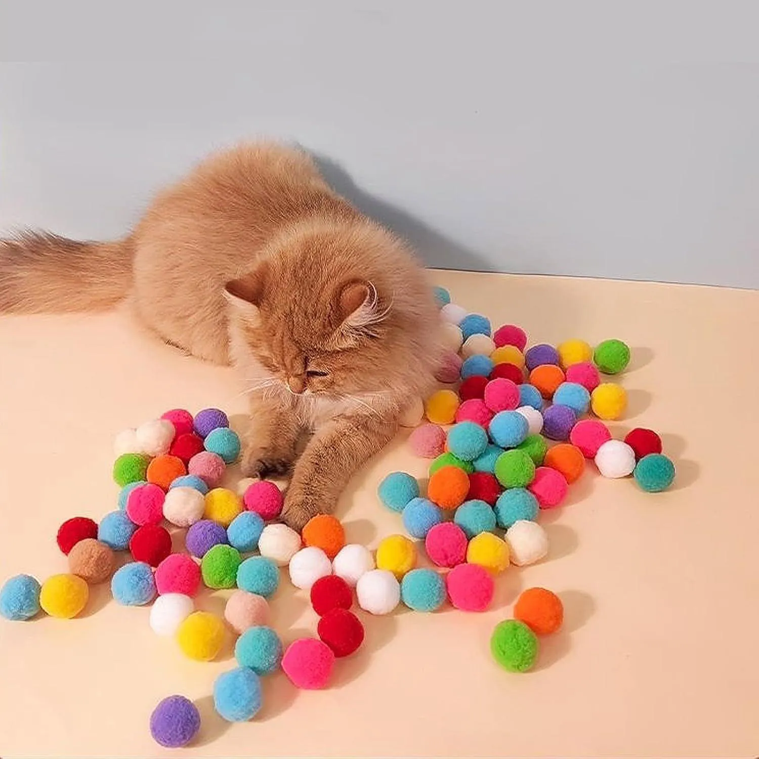 Lanzador De Bolas Para Gatos Aiersa Con 20 Pompones Interactivo Y Seguro