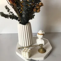 Centro de Mesa Decorativo Julia Jarrón Con Flores Mas Plato Vela y Adornos 6piezas