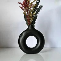 Jarrón Decorativo Dona Negra