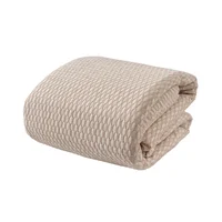 Sobrecama Genoa 240x250 cm Beige con 2 Fundas de Almohada Colección by Mabel Cartagena
