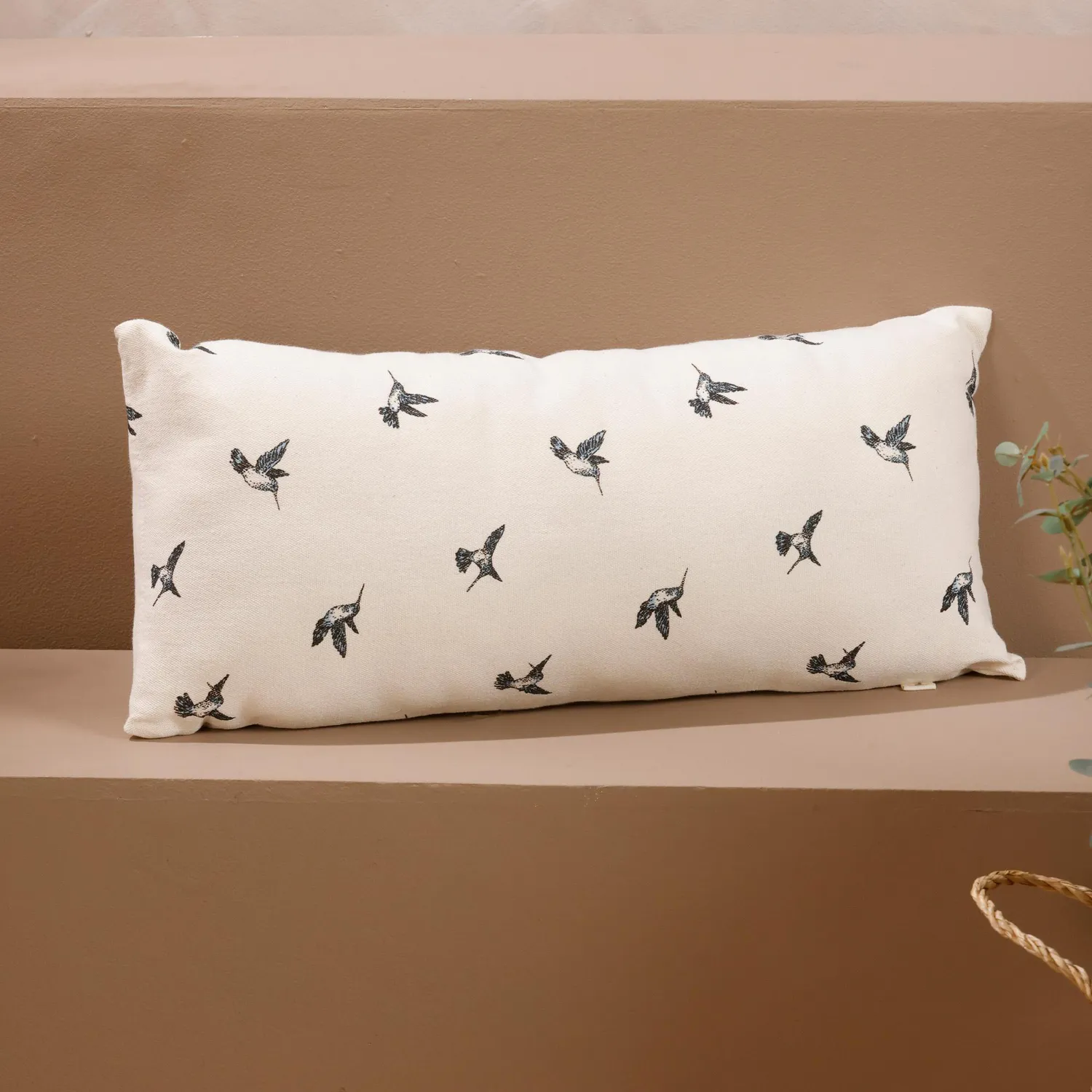 Cojín Rectangular Colibrí 30x60 cm Colección by Mabel Cartagena 5