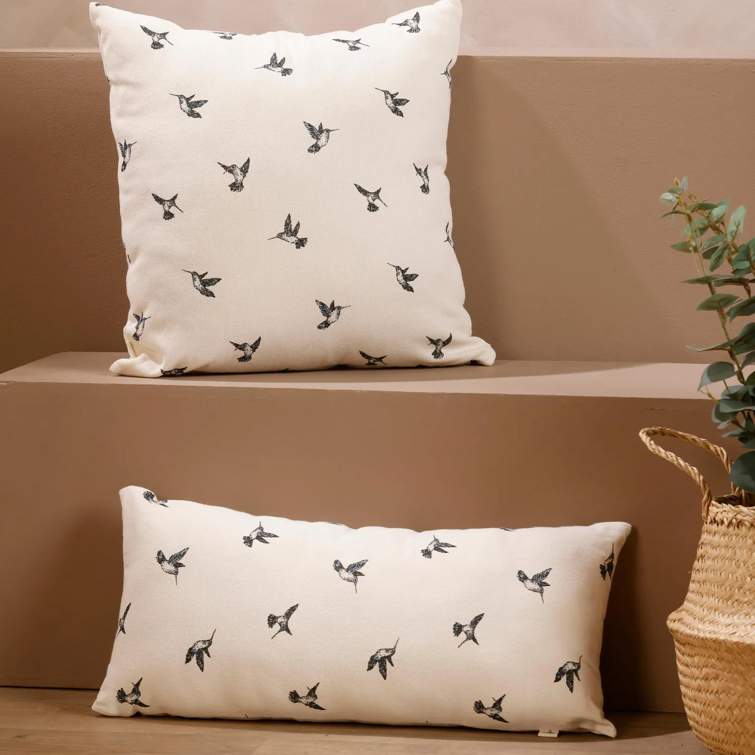 Cojín Rectangular Colibrí 30x60 cm Colección by Mabel Cartagena