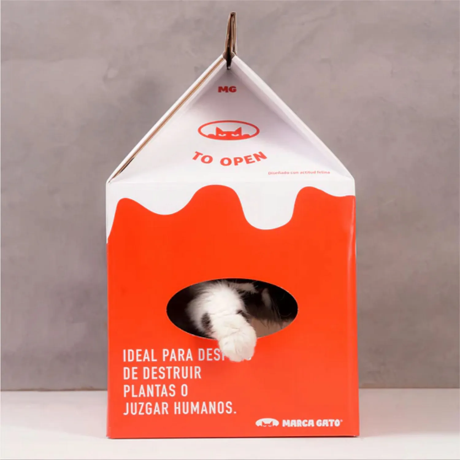 Rascador Caja de Leche Roja