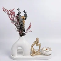 Centro Decorativo Con Jarron Flores Base y Adornos Negros