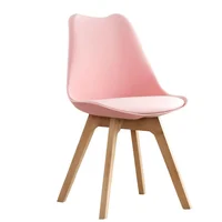 Silla de Comedor Tipo Eames Rosada Con Cojín Acolchado y Patas de Madera