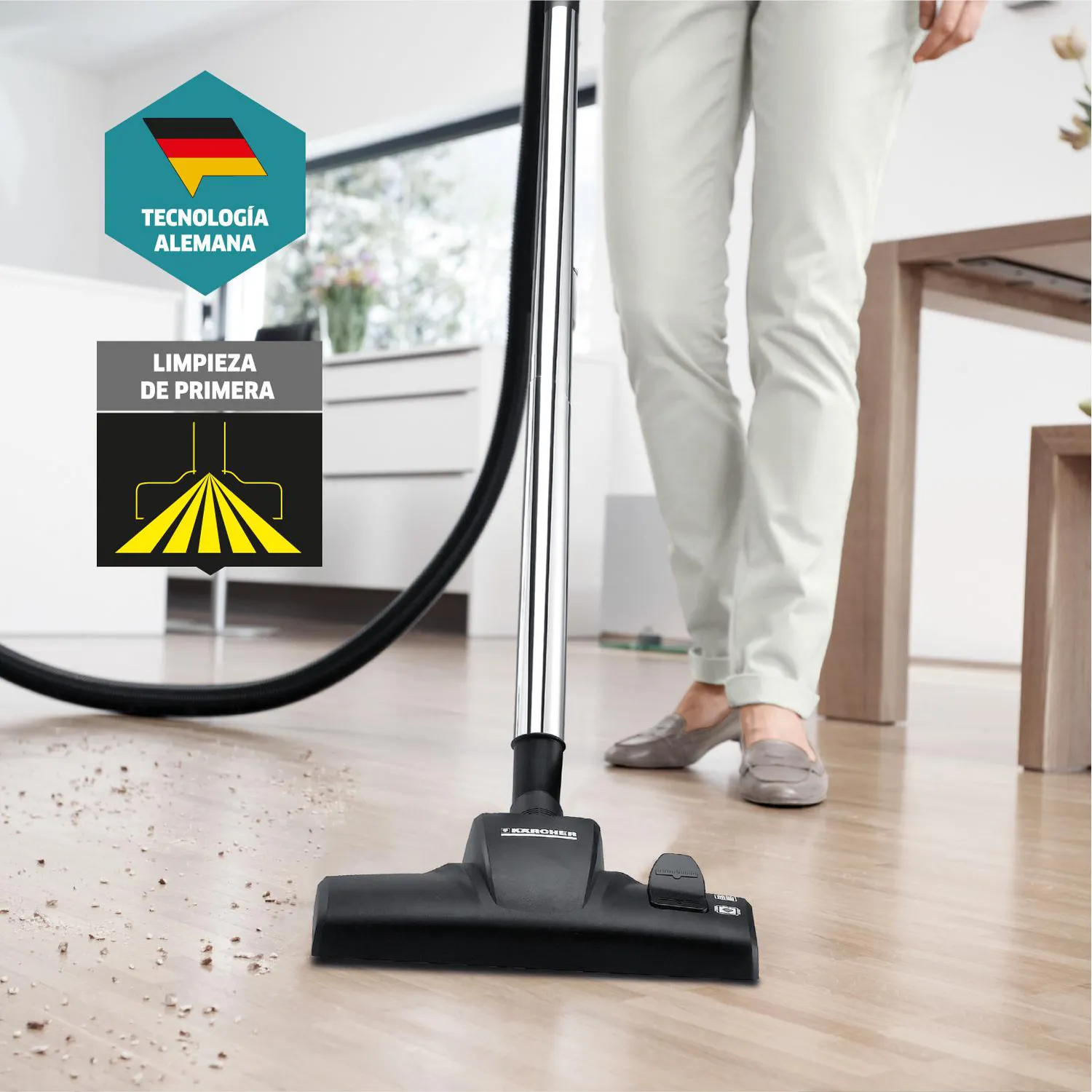 Aspiradora con Bolsa Filtro Hepa 140Mbar 1.5 Lt VC1 7